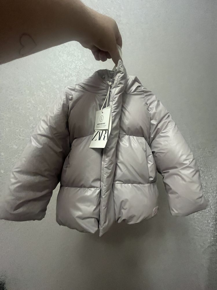 Куртка Zara нова для дівчинки