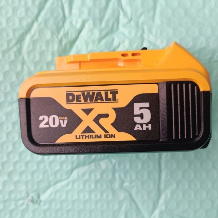 Акамулятор DeWalt 20V 5 AH DCB205