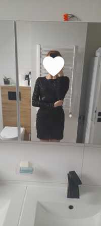 Czarna sukienka z cekinami