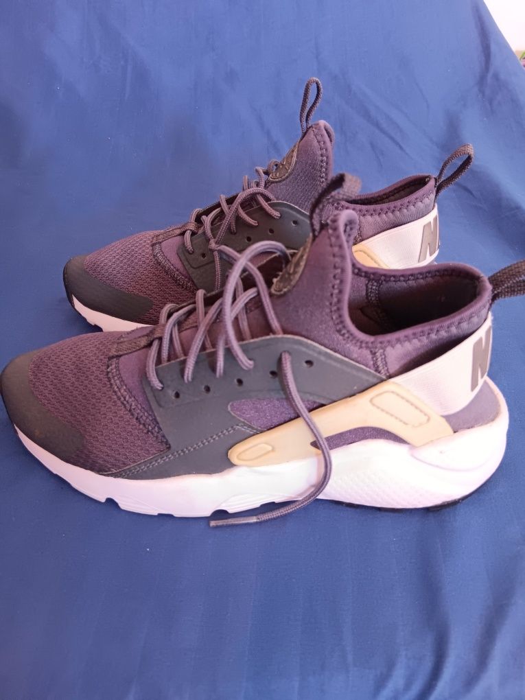 Ténis Huarache usado