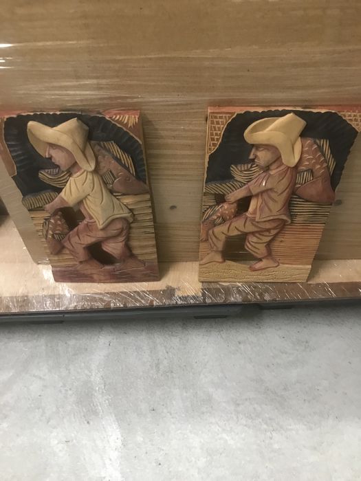 Esculturas em madeira brasileiro