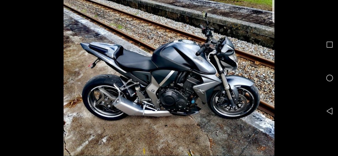 Honda cb1000r 2009