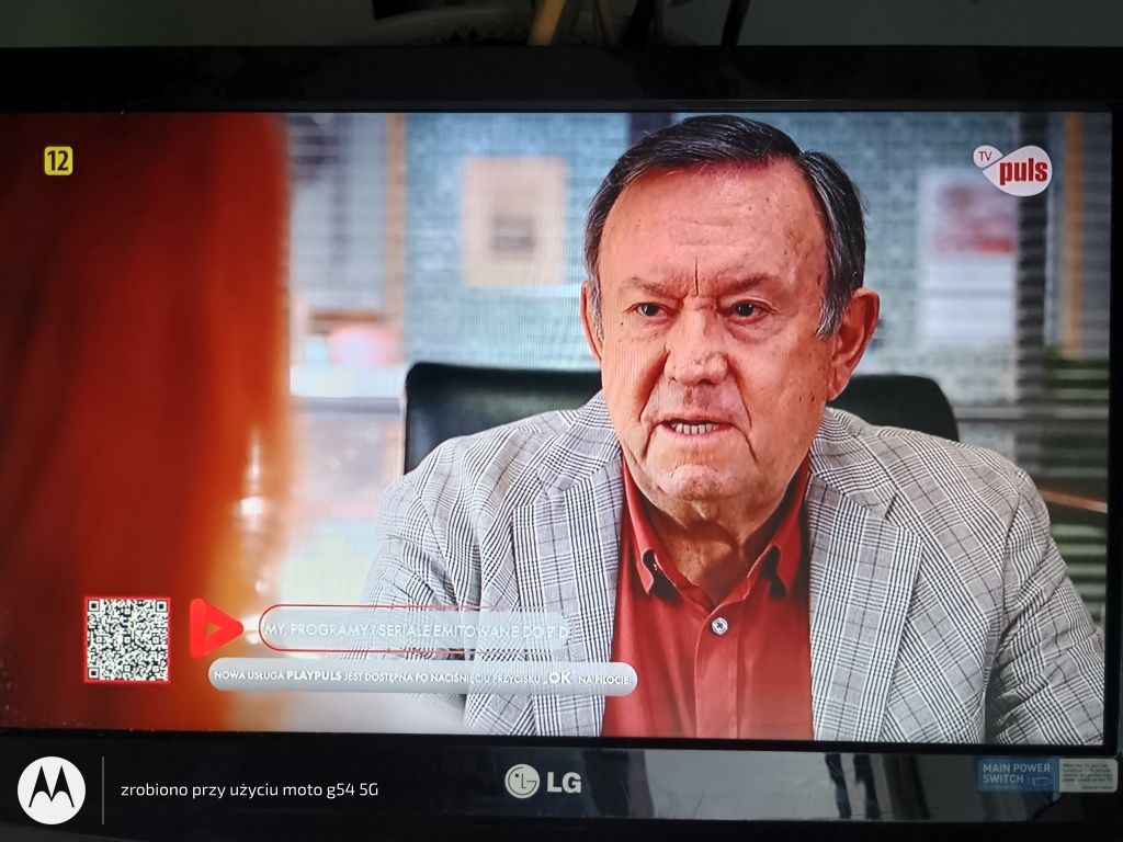 Telewizor 19'" LG Model 19LD320 + wieszak ścienny