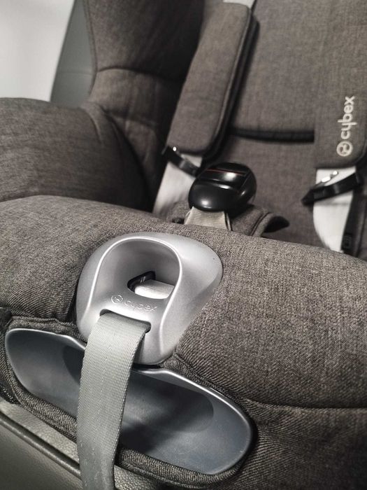 Fotelik samochodowy CYBEX Base Z z BAZĄ