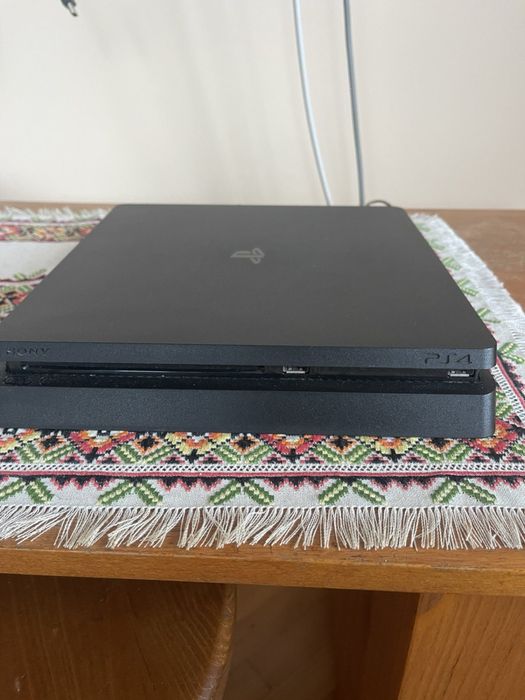 Plastation 4 slim