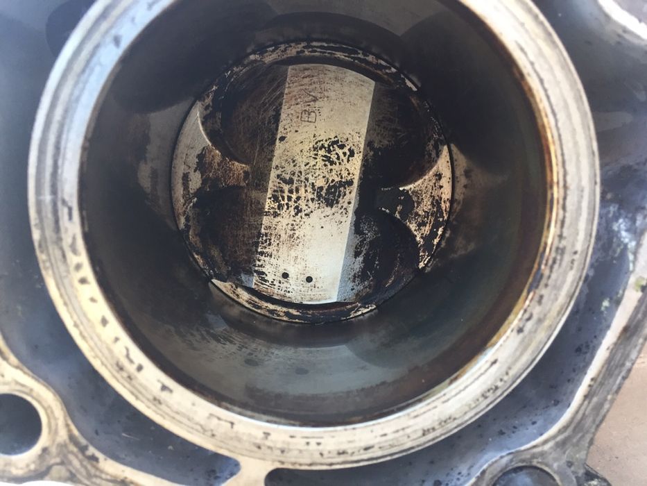 Субару Форестер блок колінввл поршнікрыша, двери