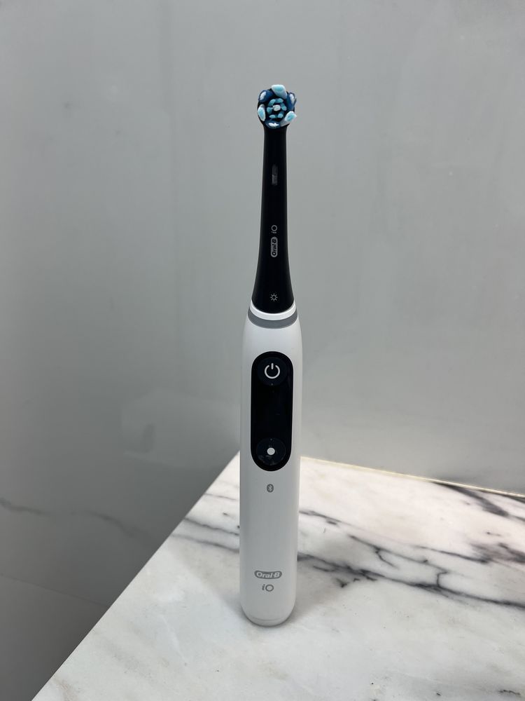 ORAL-B iO 8 Escova dentes eletrica