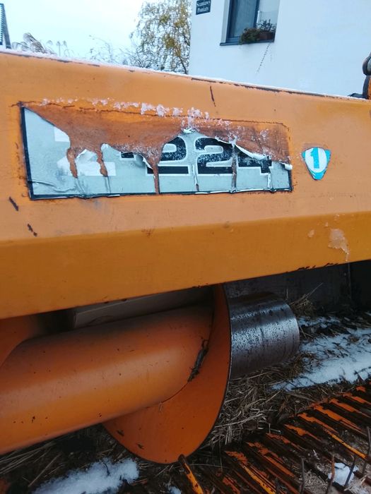 Prasa kostkująca siano, słomę