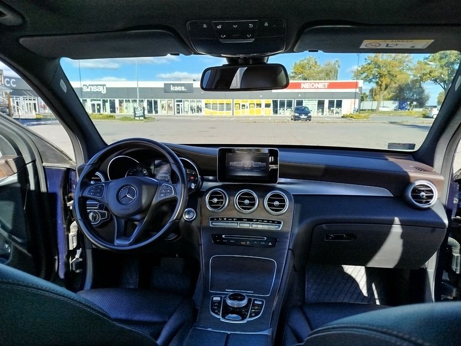 Sprzedam Mercedes Benz Glc 4MATIC polski salon