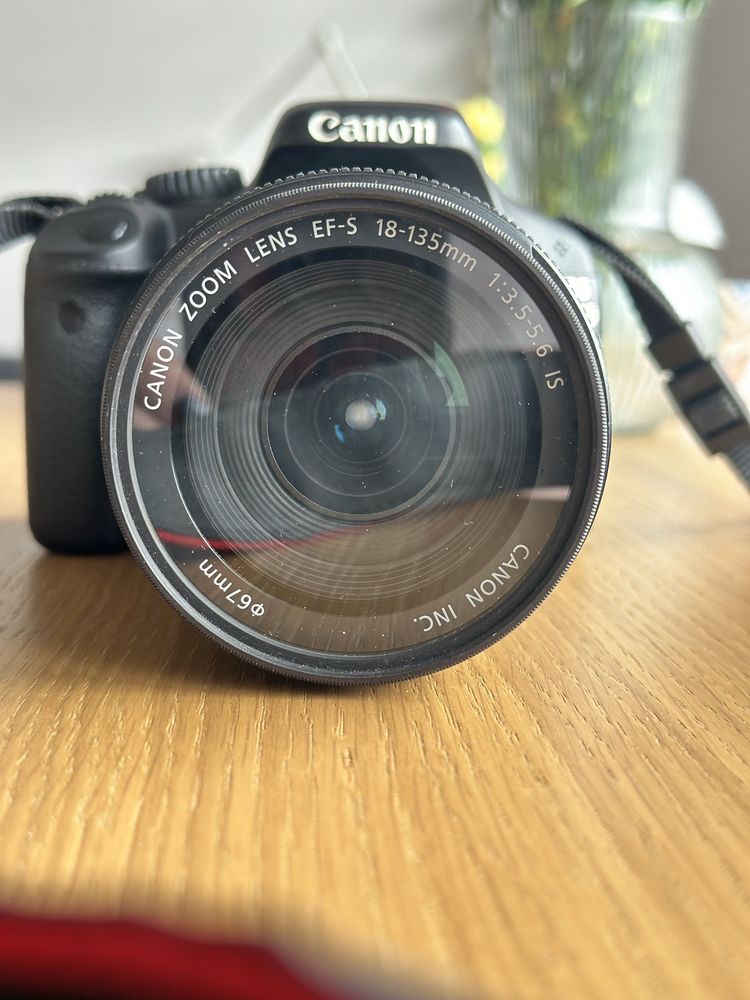 Canon 550D EFS 18-135mm fi.67mm