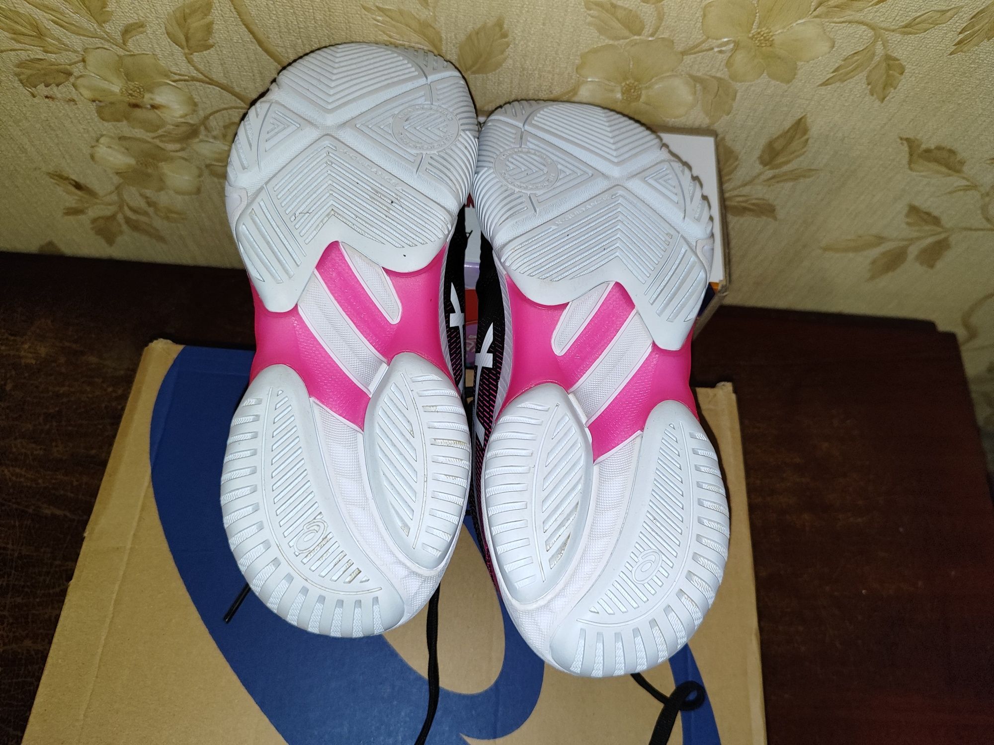 жіночі кросівки для спорту asics netburner balistic ff3 mt