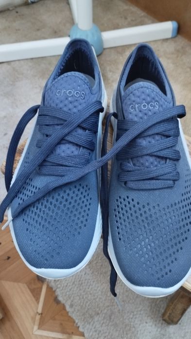 Кроссовки женские crocs