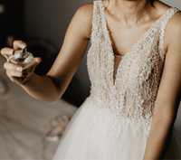 Suknia Ślubna z pięknym zdobieniem, krój litera A