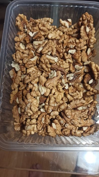 Orzechy włoskie z własnego drzewa bardzo dobre pakowane po 0,50 kg