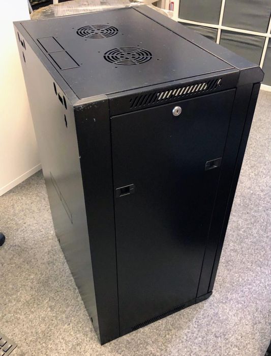 Sprzedam Szafę Instalacyjną LANBERG RACK 19" 18U