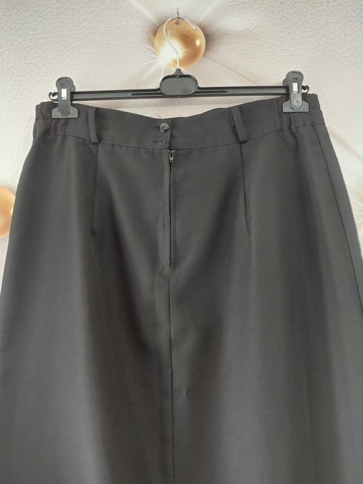 Długa elegancka czarna spódnica z rozporkiem plus size