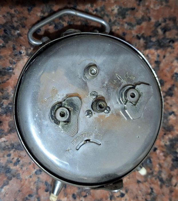 Relógio despertador JAZ mecanico vintage