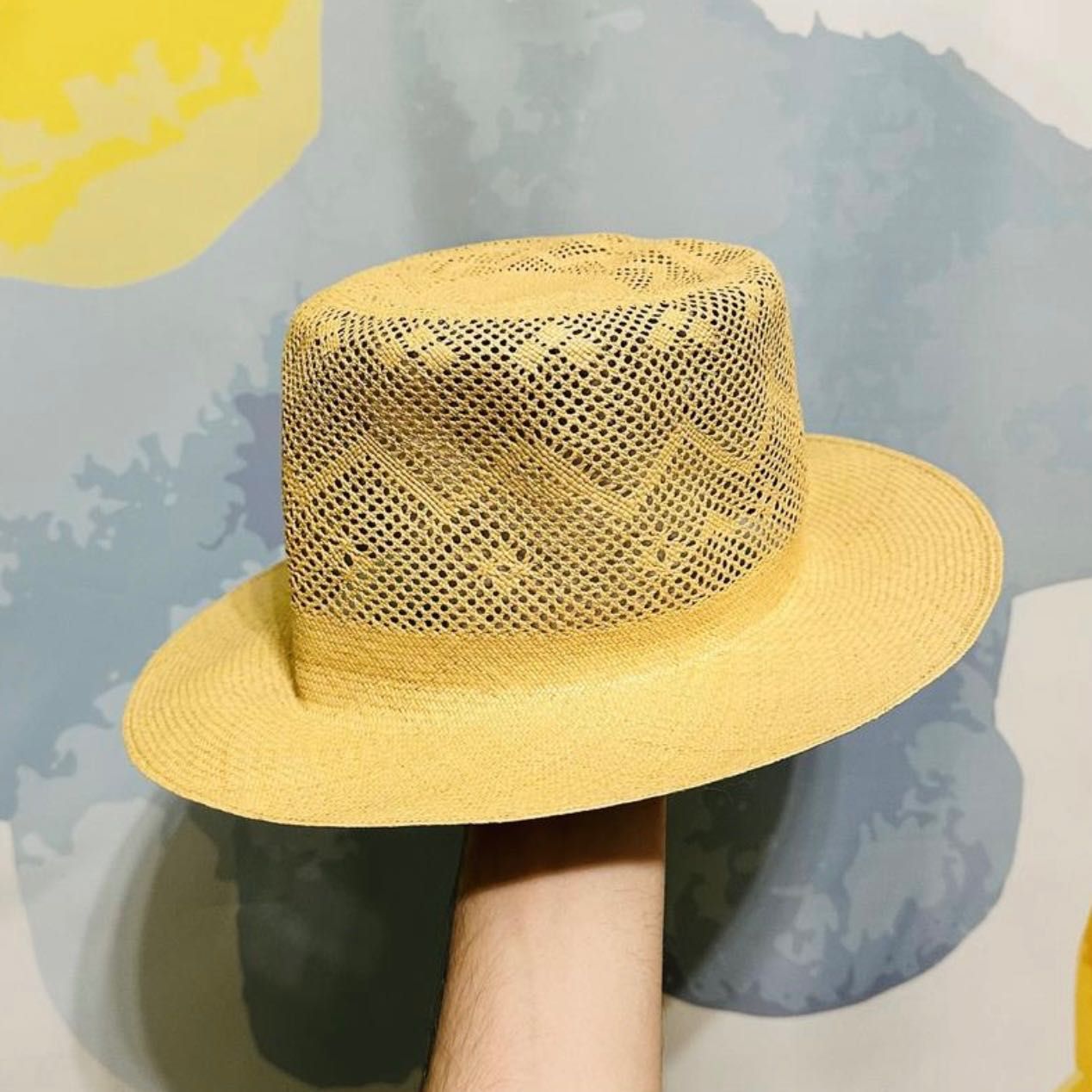 Гарний якісний літній соломʼяний капелюх