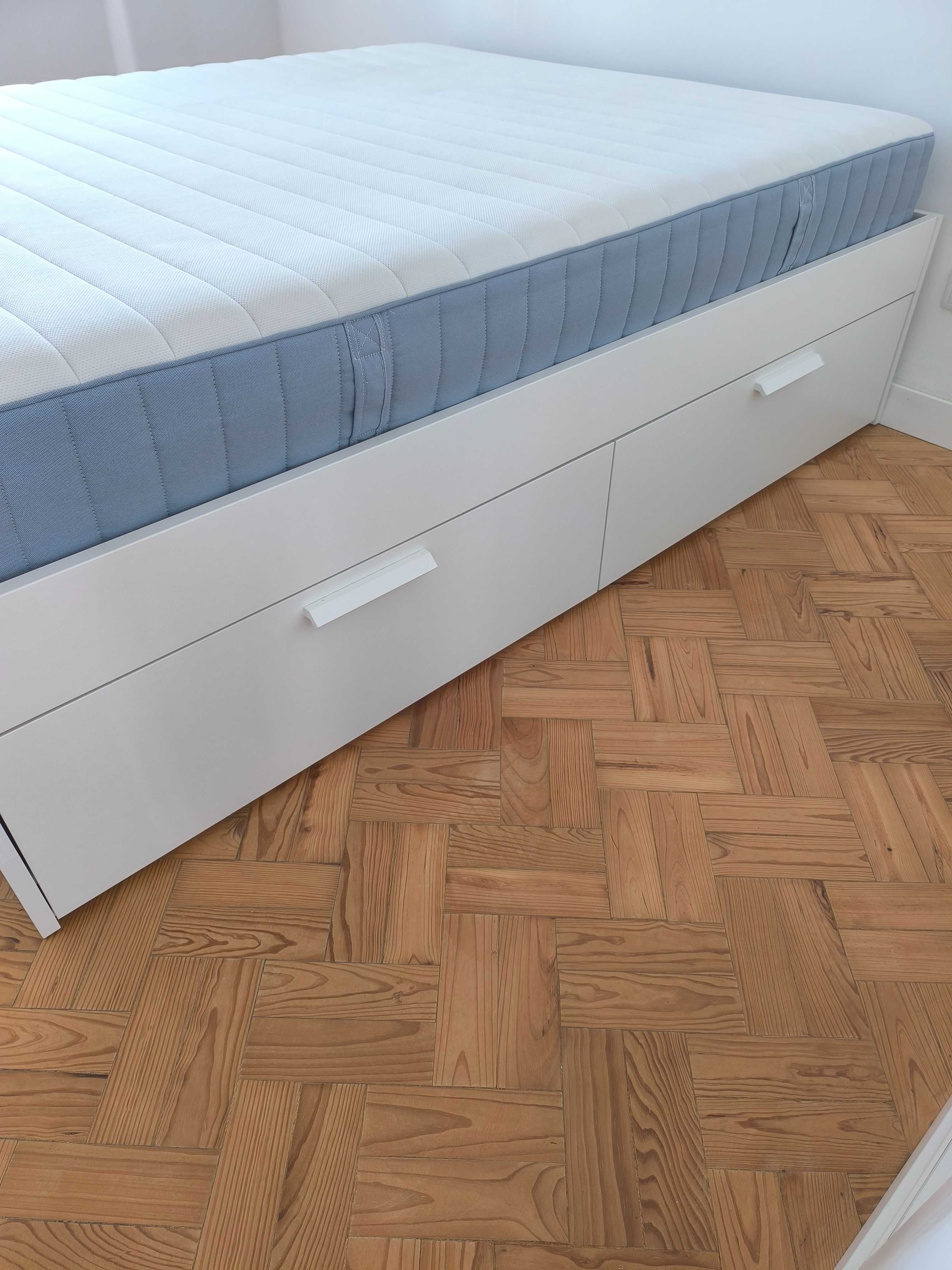Cama BRIMNES e colchão VALEVÅG (IKEA) em muito bom estado !!!