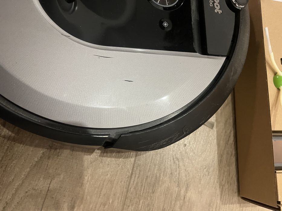 Robot sprzątający iRobot Roomba i7+ srebrny/szary