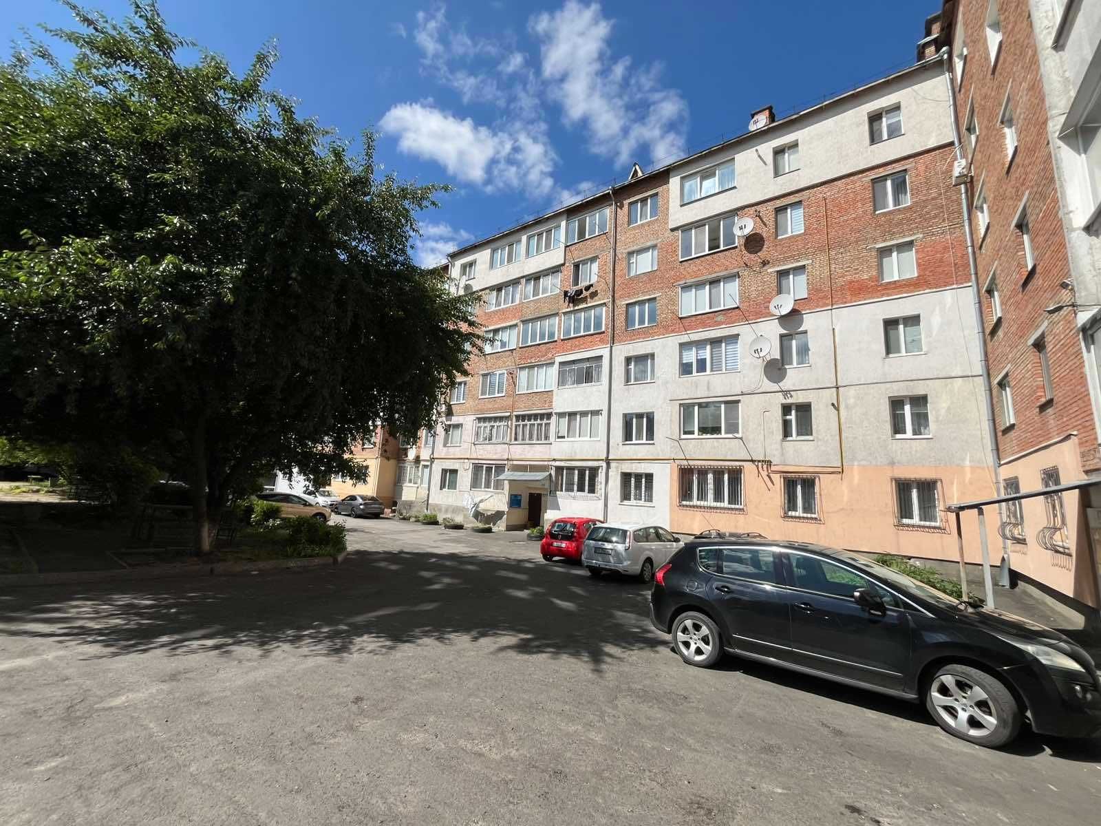 Двокімнатна квартира в новому цегляному будинку  Виставка