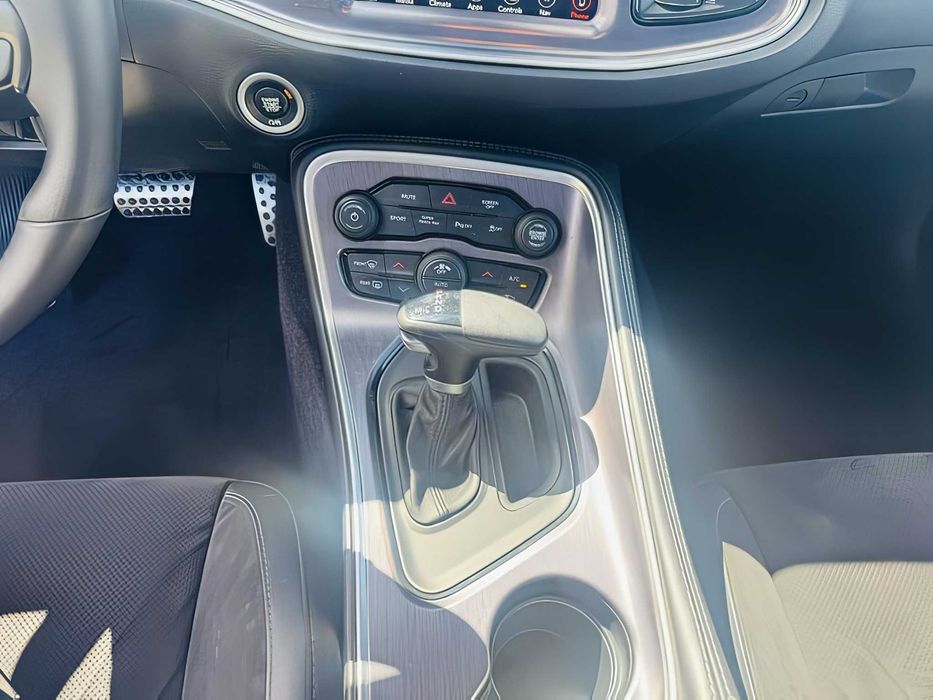 Dodge Challenger      2018