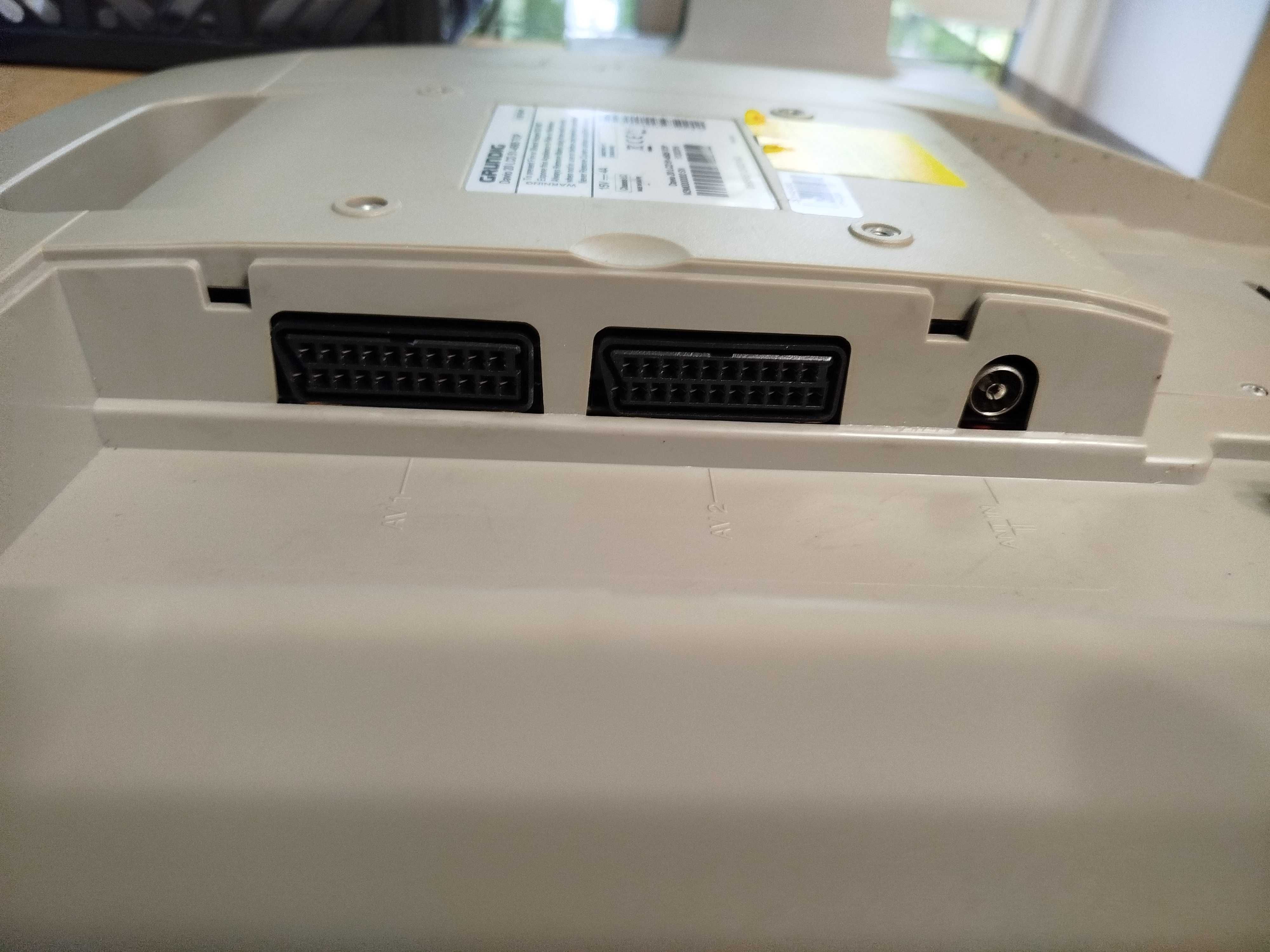Telewizor Grundig Davio 20 LCD 51-4505 TOP 20 cali, 640 x 480 pikseli,