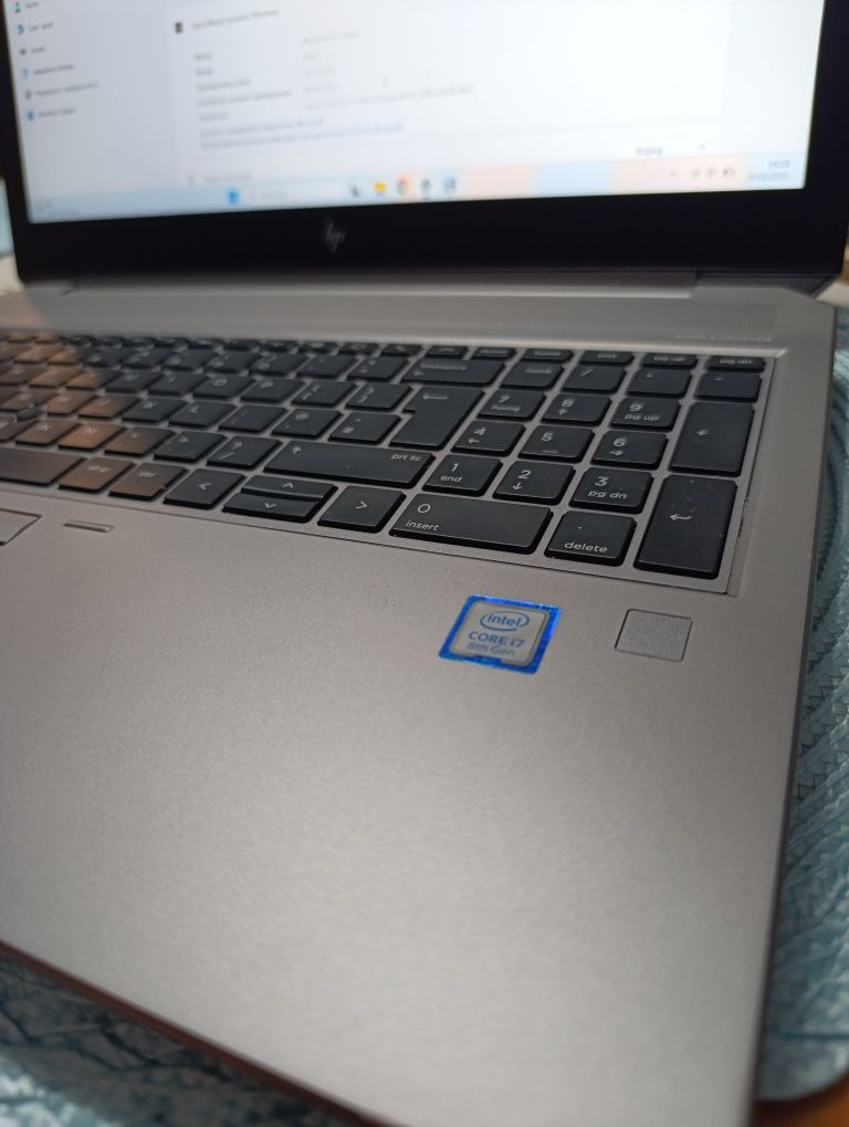 Hp zbook 15 g5 i7 16gb ram 512gb ssd nvidia 4gb