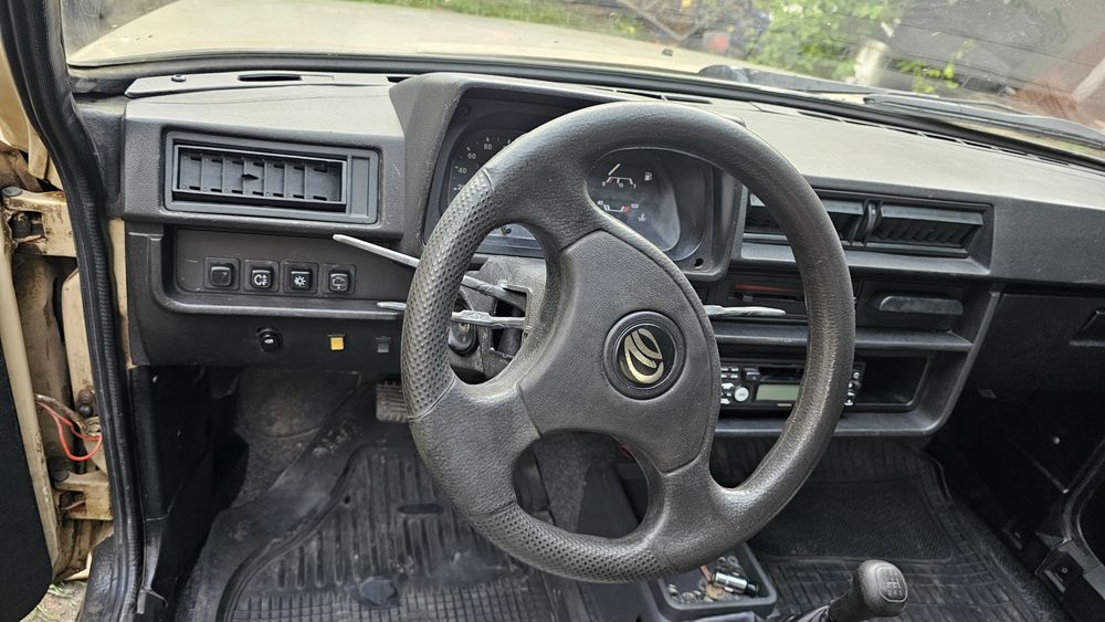 Автомобиль ЗАЗ (таврия) 1102