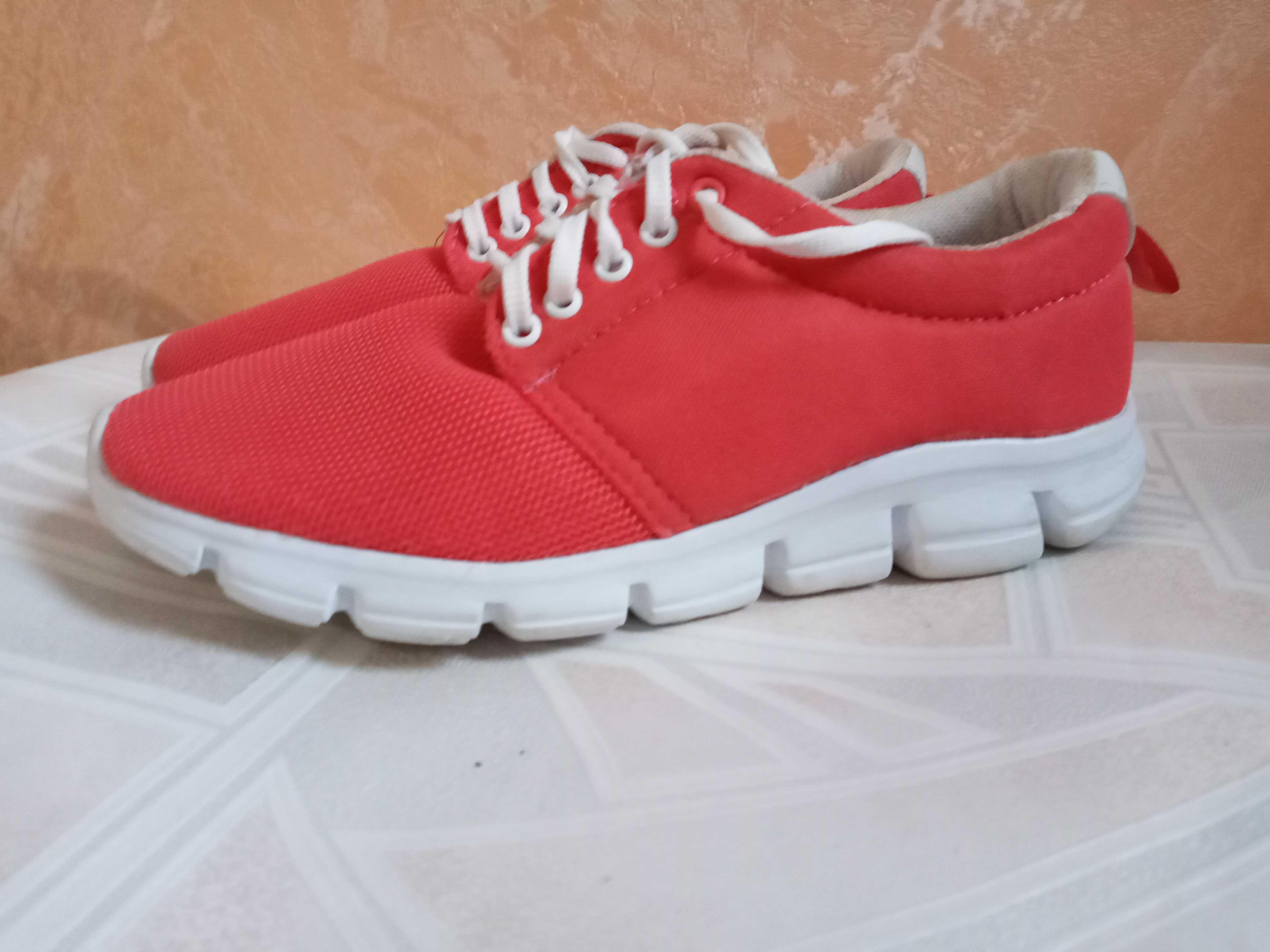 Кроссовки  Agaxy стелька 22.5см