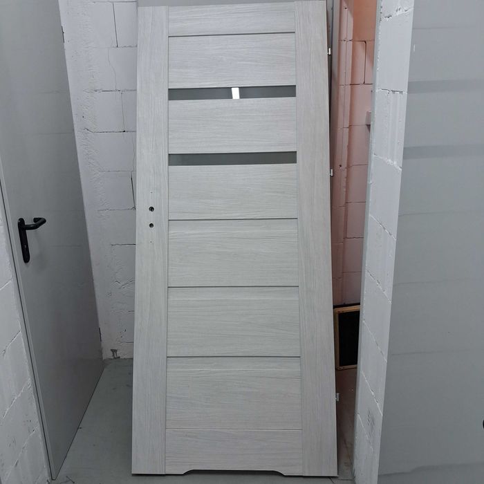 Drzwi wewnętrzne łazienkowe prawe 80