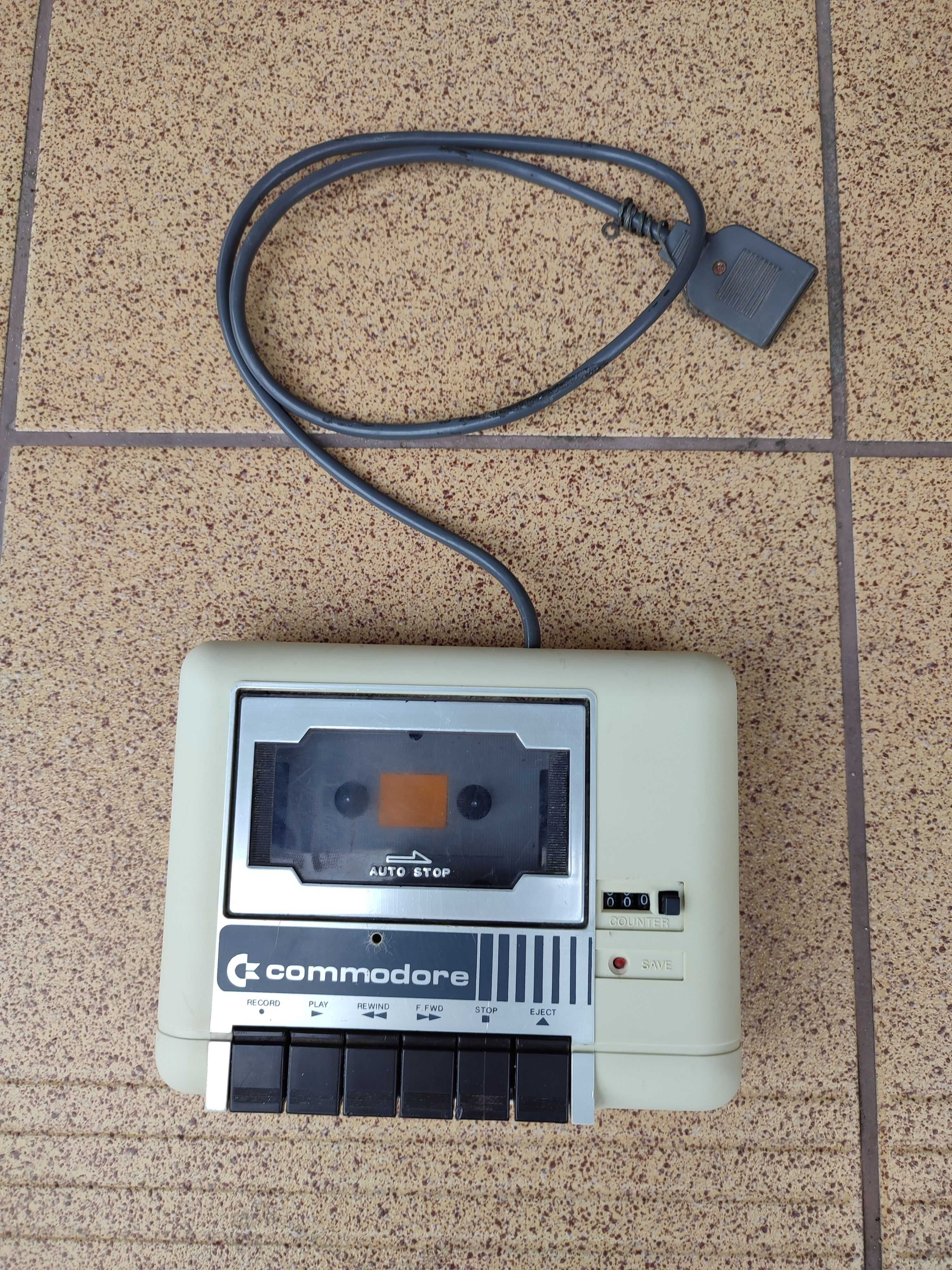 Commodore C64 pełny zestaw gry kartridż tapecart joystick magnetofon