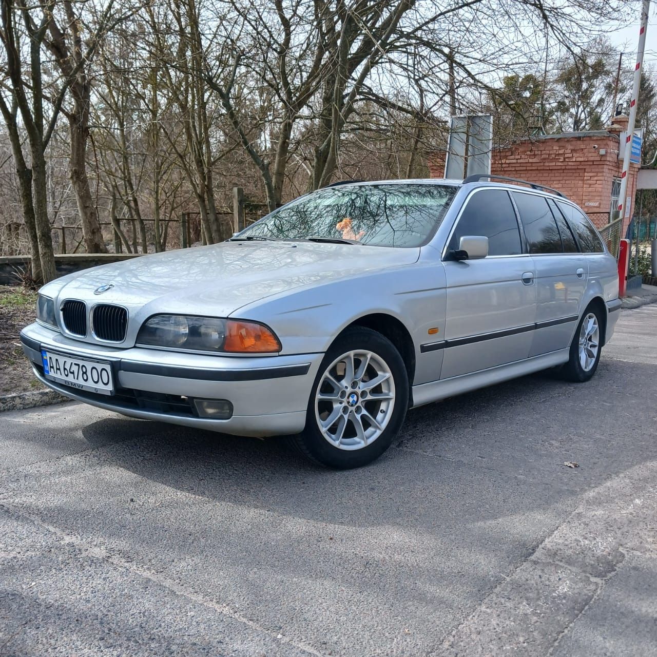 Продам BMW 520 E39