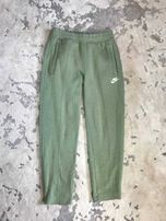Спортивні штани Nike Club Fleece