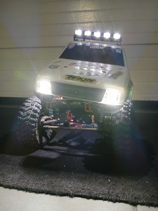 Vendo body rc crawler  com luzes