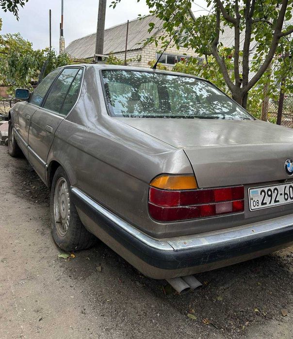 продам седан BMW 735