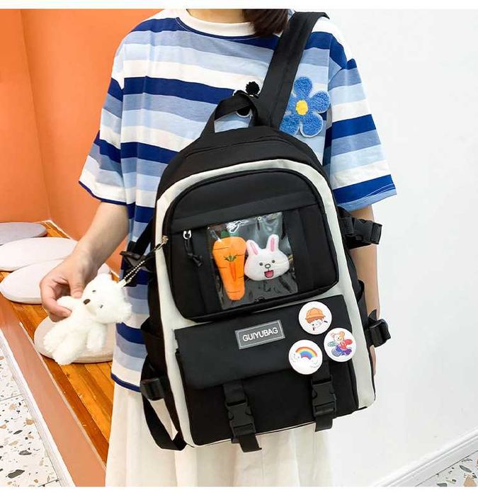 Школьный комплект 5 в 1 - Школьный рюкзак + 5 значков и 1 брелок