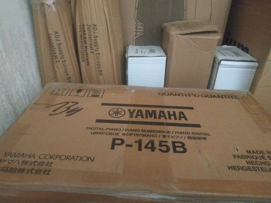 Yamaha P-145B синтезатор (піаніно, фортепіано)