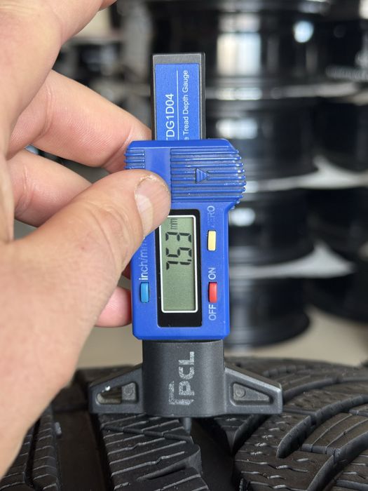 Шини зимові 235/45/19 Michelin PA4 зимние шины 235 45 r19