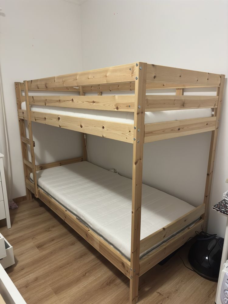 Beliche Mydal + 2 Colchões Malvik (Ikea)