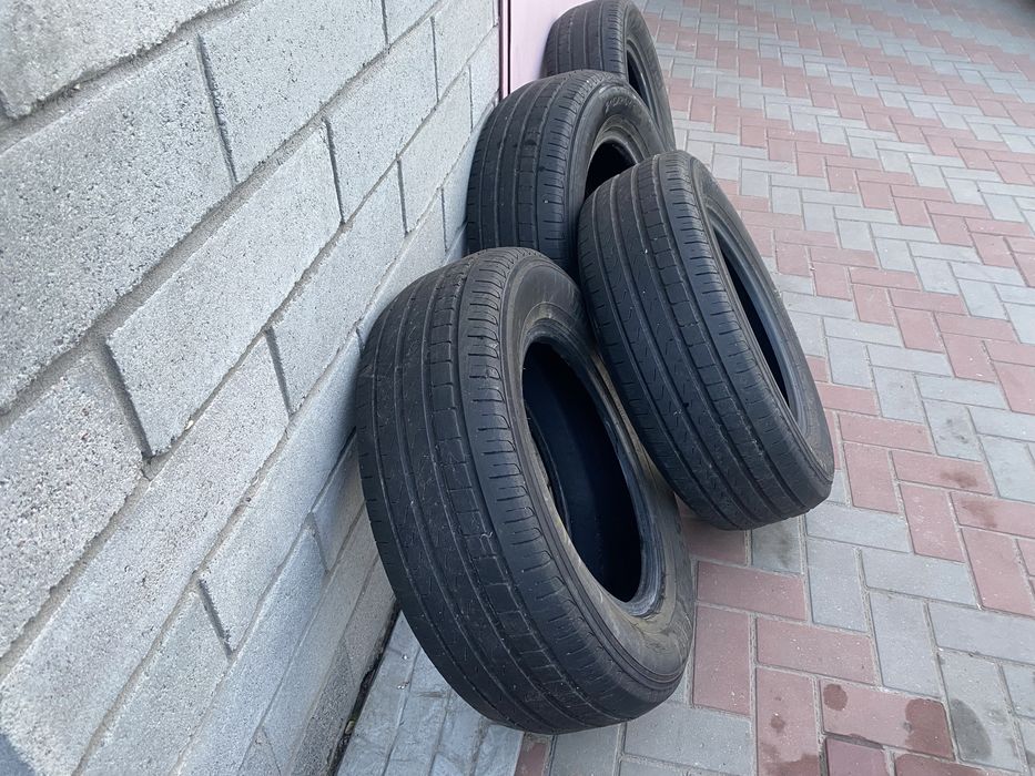 Комплект летней резини на паркетник или бус Pirelli Scorpion 215/70R16