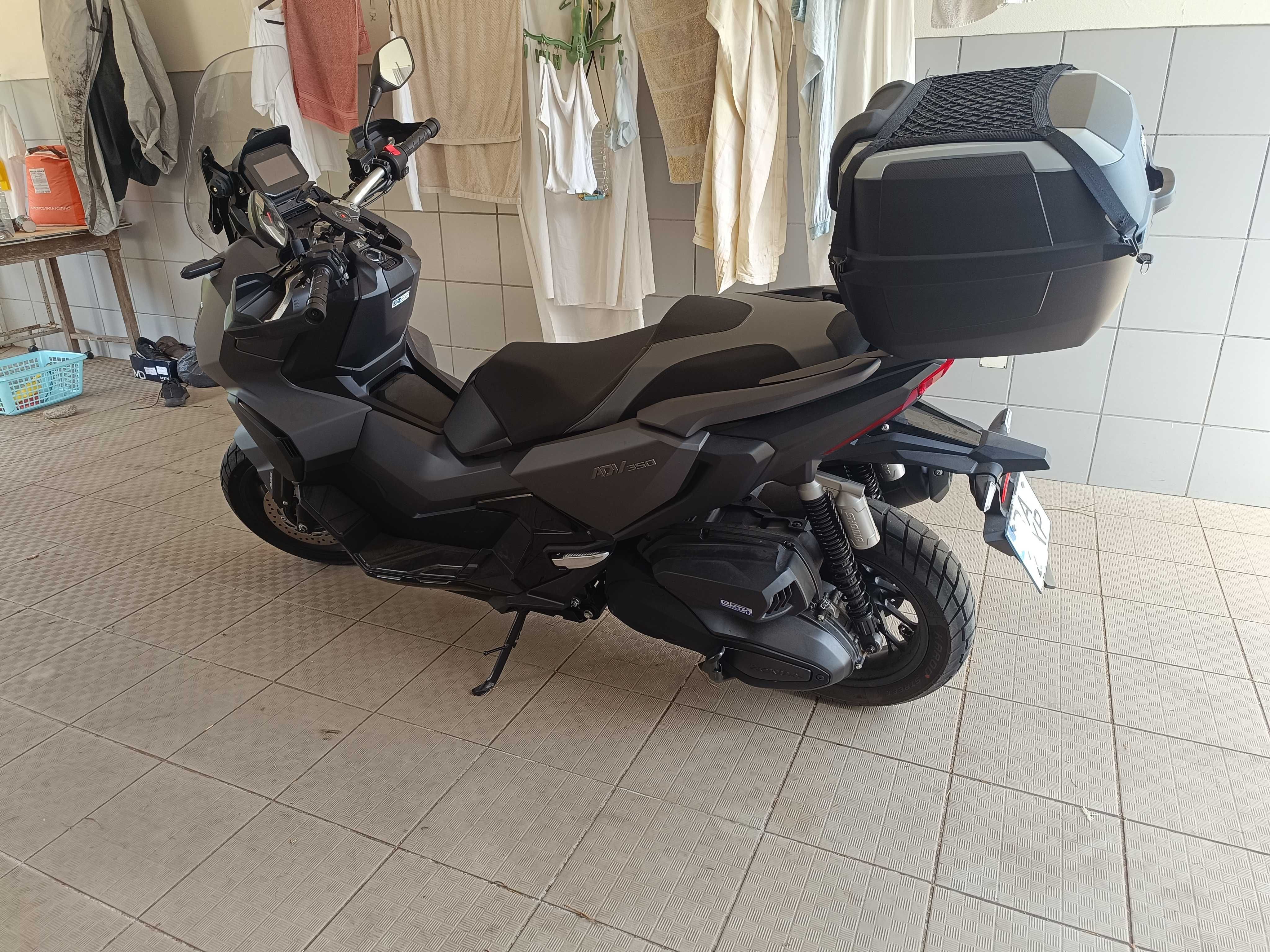 Vendo scooter ADV350