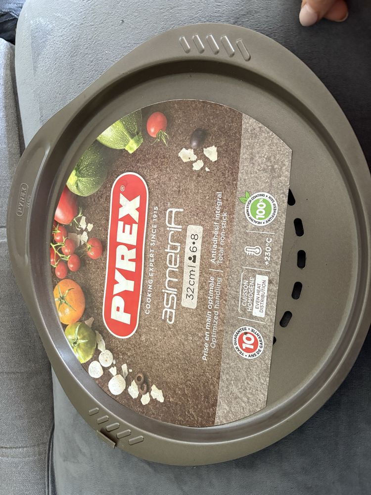 Forma do pizzy Asimetria 32 cm Pyrex- nowa !