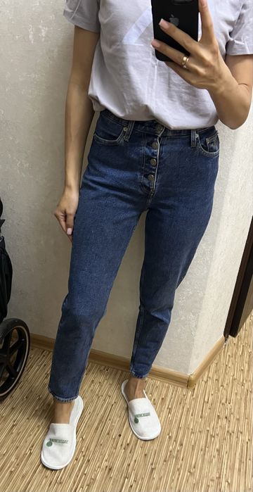 Жіночі джинси Mom Calvin Klein,Mango розмір 26