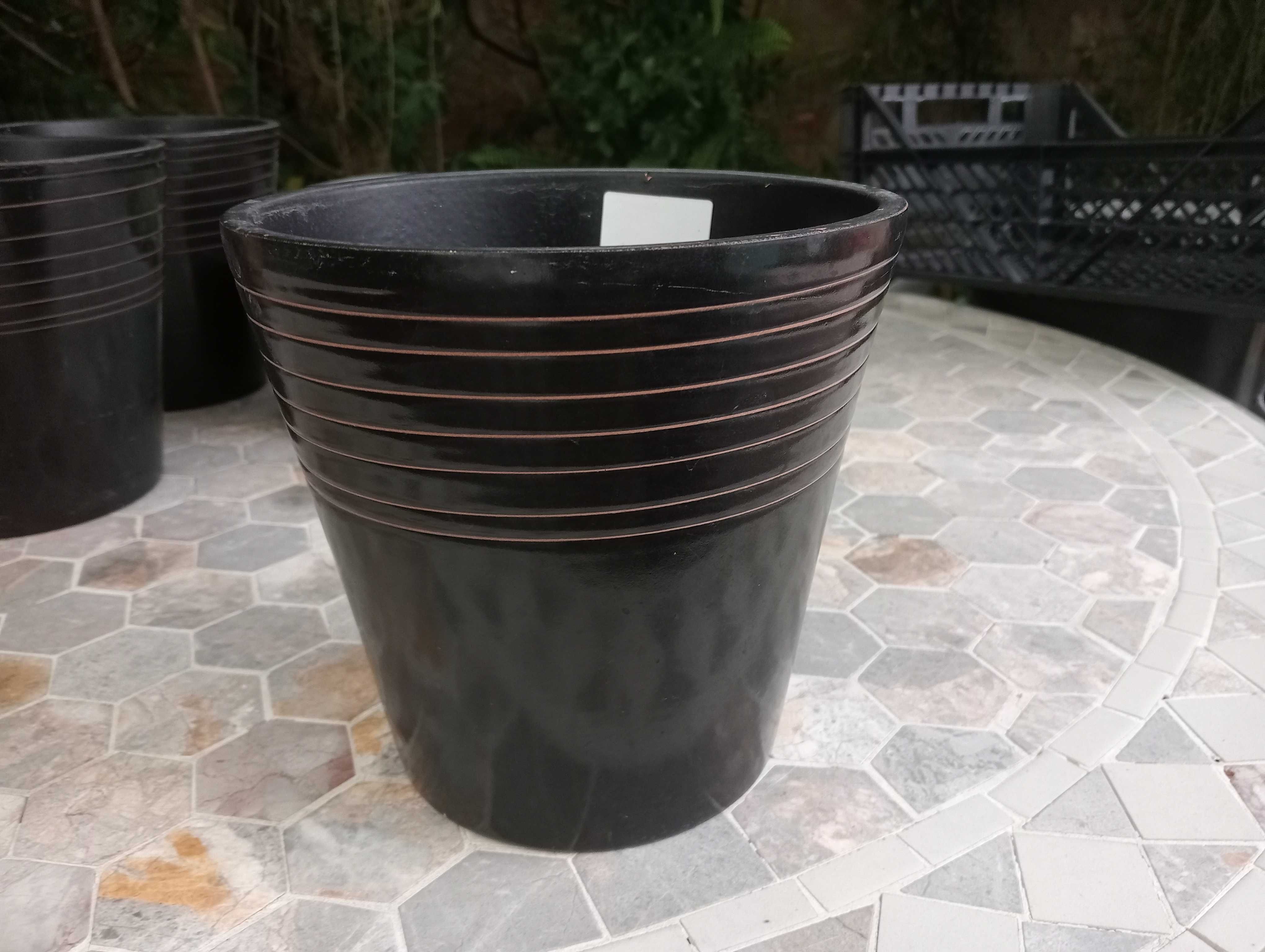 Conjunto de três vasos