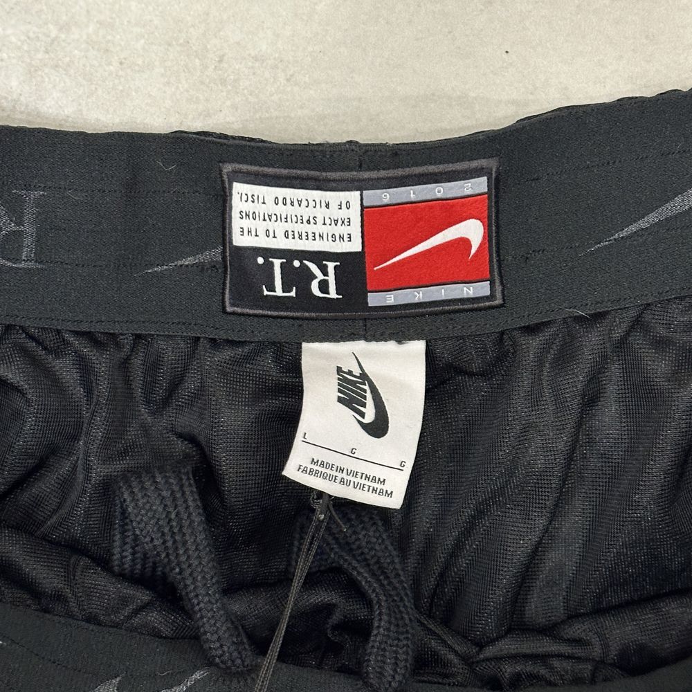 Оригінальні шорти Nike x Ricardo Tisci розмір L