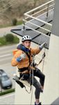 Професійний висотний клінінг із застосуванням альпіністської техніки