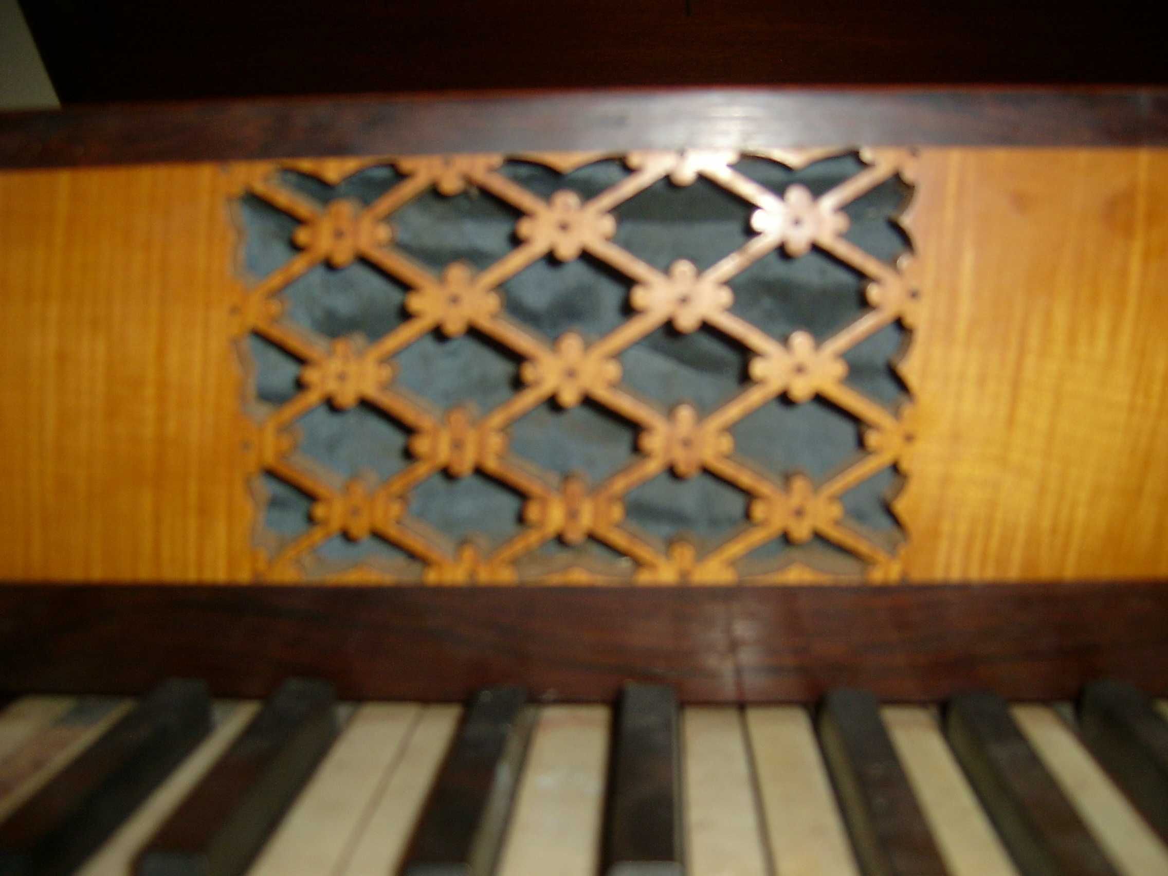 Piano muito antigo, Astor & Co,"made in London"