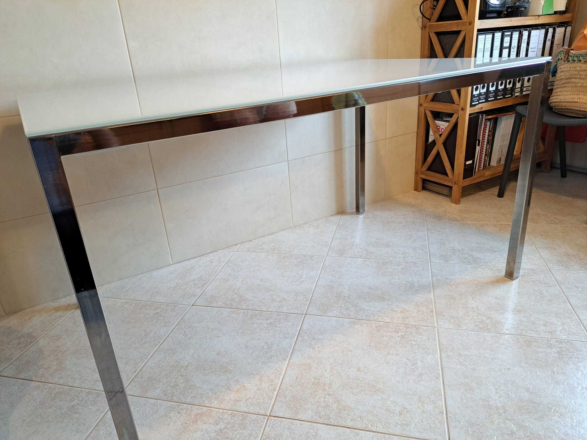 Mesa de refeição 4 pessoas IKEA TORSBY - estimada