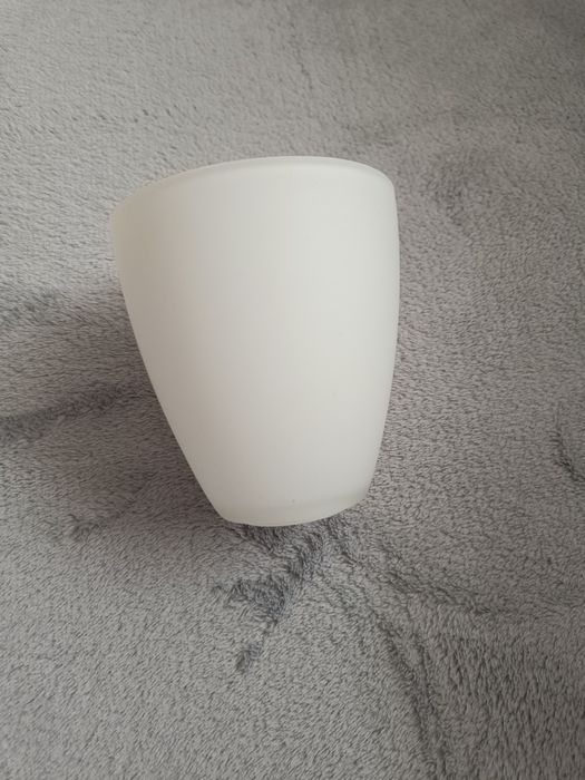 Mały szklany klosz do lampy stojącej